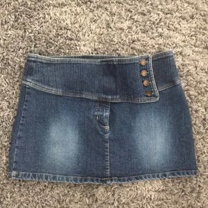 Y2K / 2000s mini skirt